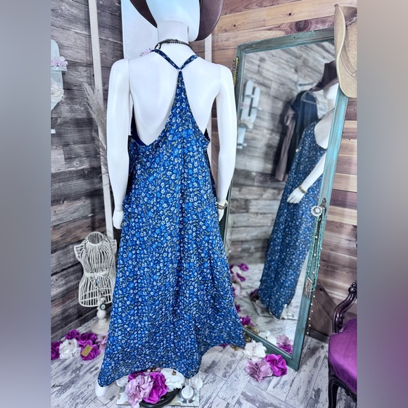 Three Bird Nest Oasis Pocket Maxi Dress - Navy Floral - Picture 7 of 13